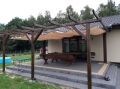 Vela ombreggiante Premium impermeabile ed estensibile 2,5x3 m montata su una pergola in legno