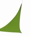 Toldo vela triangular verde para jardín con fijación visible sobre fondo blanco