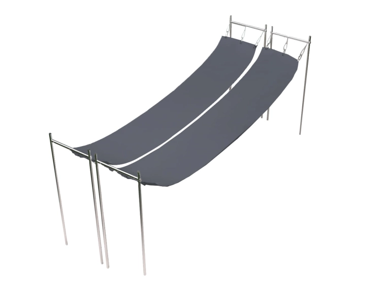 Store romain imperméable sur mesure gris, monté sur une structure de terrasse métallique