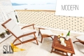 Beige Balkonbespannung mit modernem geometrischem Aufdruck, montiert am Terrassengeländer mit Meerblick