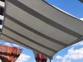 Toldo vela impermeable Premium 3x3 m a rayas para protección solar en terraza frente al cielo