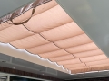 Rulou roman pentru terasă Premium bej, protecție solară sub acoperișul terasei