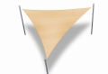 Velă de umbrire triunghiulară din HDPE, 4,2x4,2x5,9 m, culoarea nisipului, montată pe catarge
