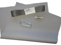 Reparaturset für Sonnensegel mit grauem Stoff, Klebeband, Karabiner und Faden auf Spule