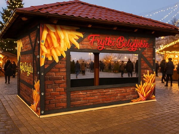 Kiosque gastronomique en bois avec bâche imprimée de frites belges et de briques au marché de Noël