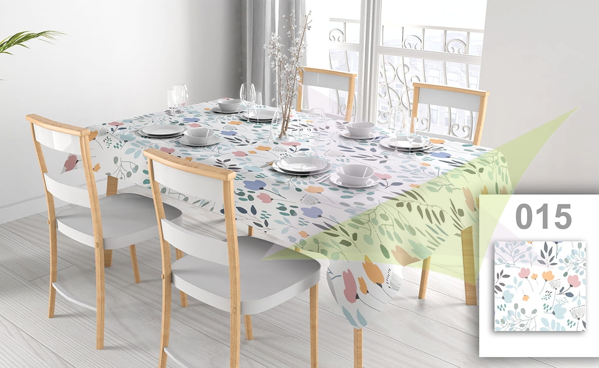 Plamoodporny obrus reklamowy z kolorowym wzorem w kwiaty na stole w jadalni z białymi krzesłami