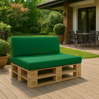 Housse imperméable verte sur mesure pour coussins de jardin sur canapé en palettes sur la terrasse