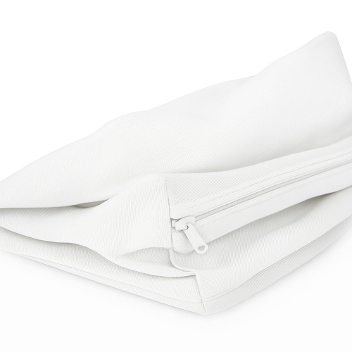 Gros plan sur une housse de coussin de jardin blanche et imperméable avec fermeture éclair et tissage visibles