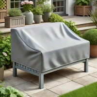 Housse de protection grise sur mesure pour canapé de jardin 2 places avec terrasse en arrière-plan