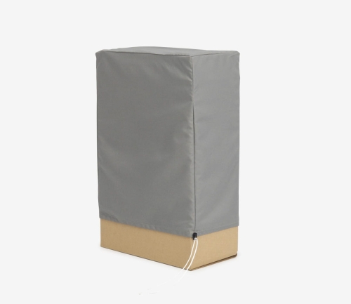 Housse de protection grise pour chaise de jardin avec cordon de serrage réglable en bas