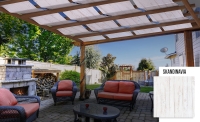 Bande de pavillon Skandinavia imperméable avec impression bois installée sur une pergola en bois au-dessus d'une terrasse avec meubles de salon
