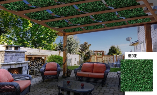 Voile d'ombrage imperméable imprimé haie verte, installée sur une pergola en bois