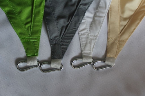 Voile d'ombrage rectangulaire imperméable en quatre couleurs avec mousquetons de montage